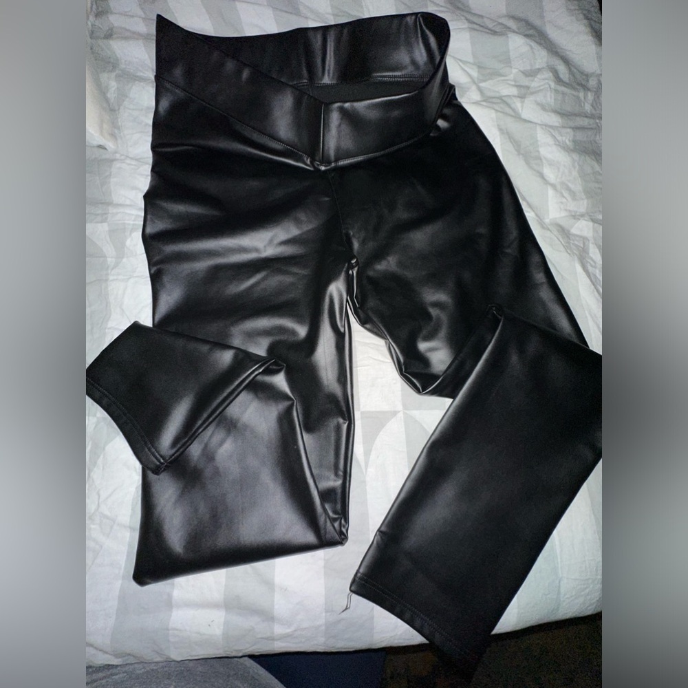 Lookalike leather skinny pants